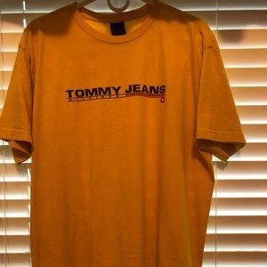 Vintage Tommy Hilfiger Spellout Shirt Adult M